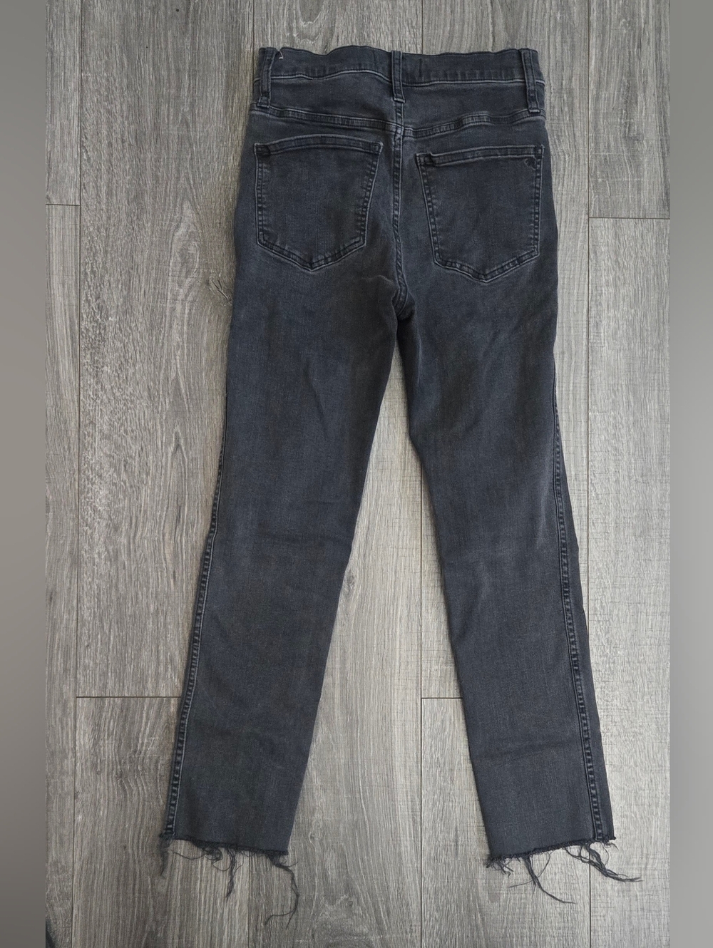 Madewell Black High-Rise Skinny Jeans with Raw Hem - Picture 3 of 8